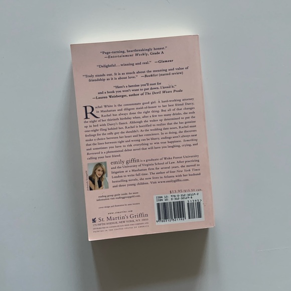 “Something Borrowed” a novel by Emily Giffin - EUC - Picture 3 of 3